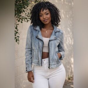 Michael Stars Light Wash 20% Tencel 80% Linen Jean Jacket